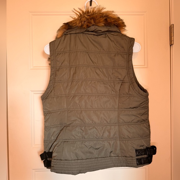 maurices Olive Gray Puffer Vest with Fur Collar - Size L - Picture 3 of 4